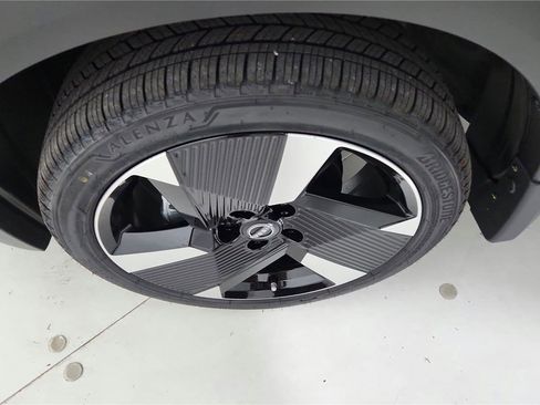 New 2026 Nissan Kicks SR w/ Cold Weather Package image 35