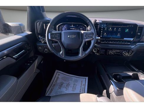 Used 2025 Chevrolet Silverado 2500 ZR2 w/ Technology Package AWD/4WD image 7