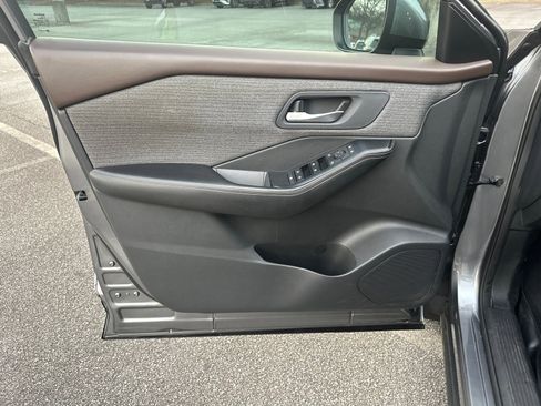 Used 2022 Nissan Rogue SV image 10