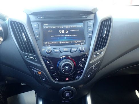 Used 2013 Hyundai Veloster Turbo FWD image 5