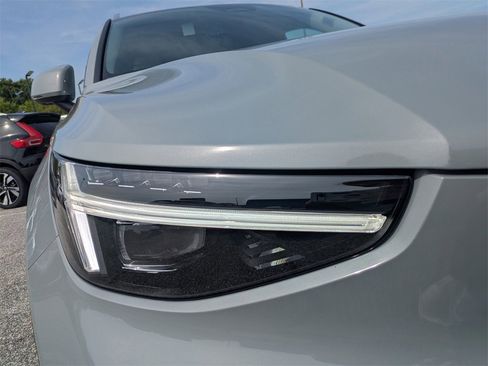 New 2025 Volvo XC40 B5 Plus w/ Climate Package image 10