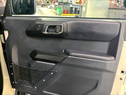 Used 2025 Ford Bronco Outer Banks image 12