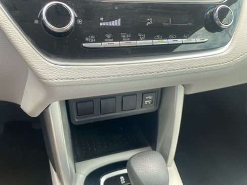 Used 2022 Toyota Corolla Cross L FWD image 22
