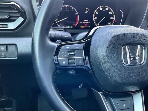 Used 2025 Honda Pilot TrailSport image 11