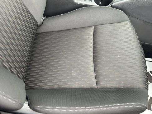 Used 2019 Nissan Rogue SV FWD image 40