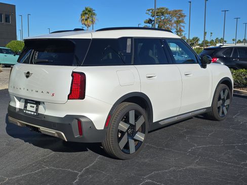 Certified 2025 MINI Cooper Countryman S w/ Comfort Package Max image 4