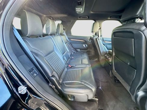 Used 2020 Land Rover Discovery HSE image 30