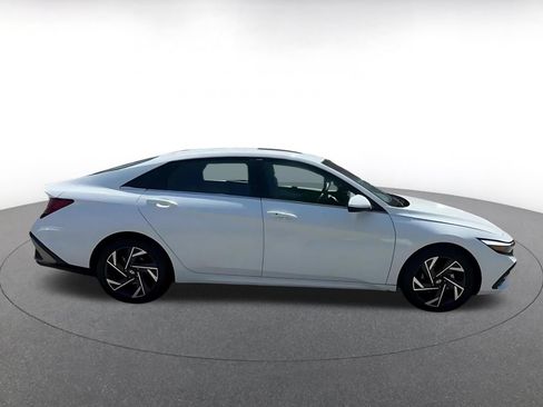 Used 2025 Hyundai Elantra SEL FWD image 16