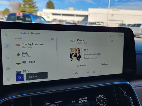 Used 2025 Lexus LX 600 4WD w/ Luxury Package image 27