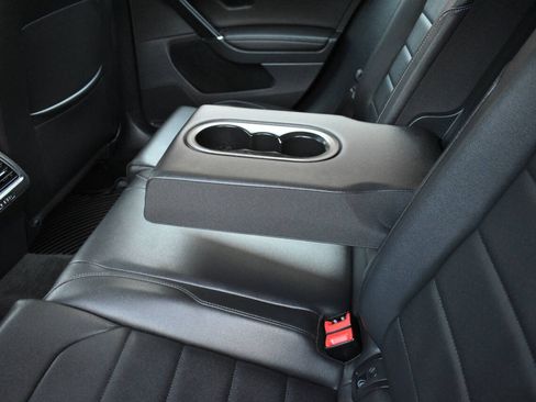 Used 2015 Volkswagen Golf SEL FWD image 12