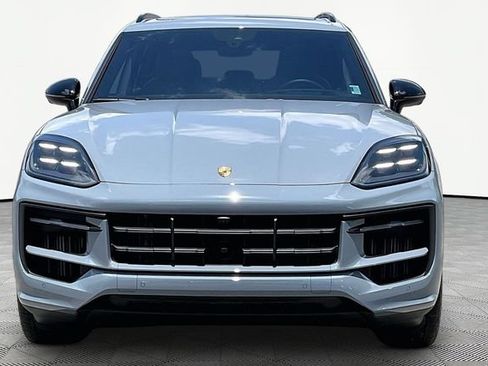 Used 2026 Porsche Cayenne S AWD/4WD image 2