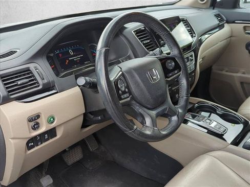 Used 2020 Honda Pilot Touring image 9