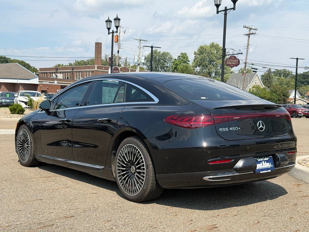 Used 2022 Mercedes-Benz EQS 450+ Sedan image 3