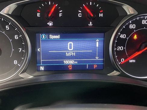 Used 2024 GMC Terrain SLE w/ Driver Convenience Package image 30