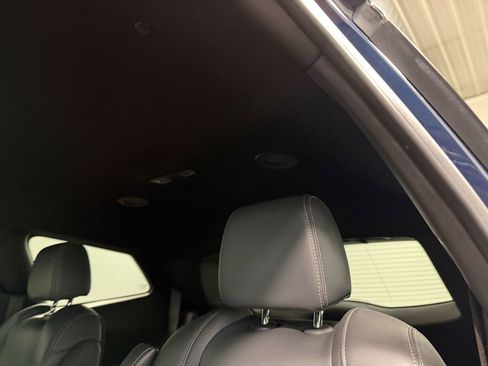 Used 2023 Buick Enclave Essence AWD/4WD image 9