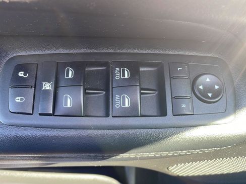 Used 2021 Jeep Grand Cherokee Laredo X image 10