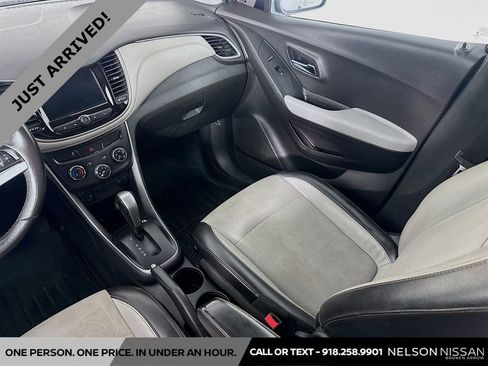 Used 2018 Chevrolet Trax LT w/ Driver Confidence Package image 21