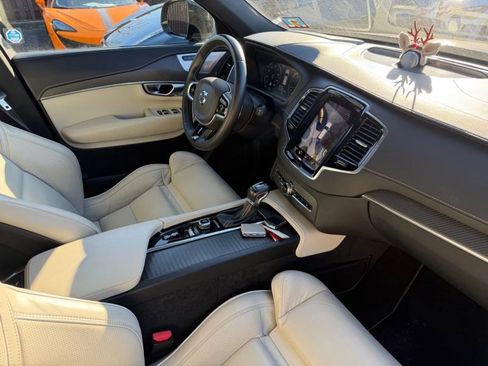 Used 2020 Volvo XC90 T6 R-Design image 10