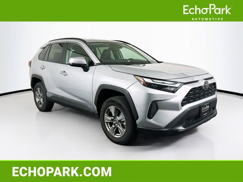 Used 2025 Toyota RAV4 XLE AWD/4WD image 1