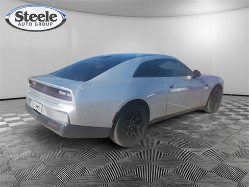 Used 2024 Dodge Charger R/T w/ Plus Group image 5