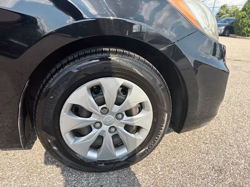 Used 2017 Hyundai Accent SE FWD image 30