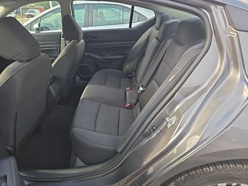 Used 2025 Nissan Altima 2.5 SV AWD/4WD image 3