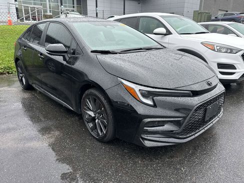 Used 2026 Toyota Corolla SE FWD image 3