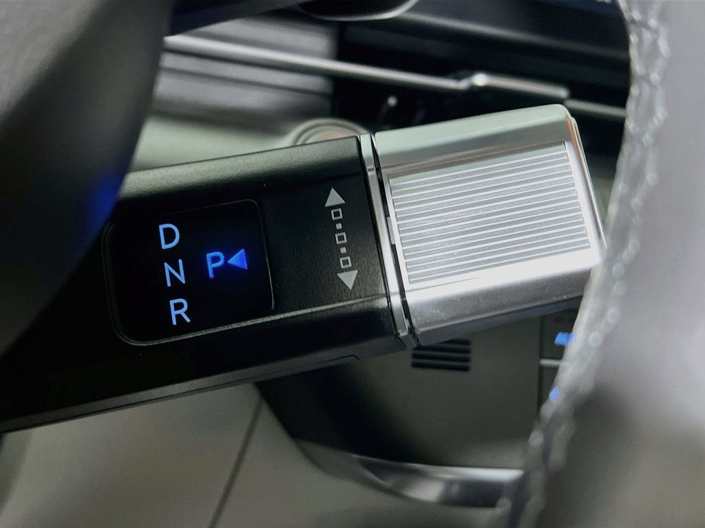Used 2024 Hyundai Kona SEL FWD image 16