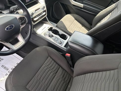 Used 2020 Ford Explorer XLT w/ Comfort Package AWD/4WD image 16