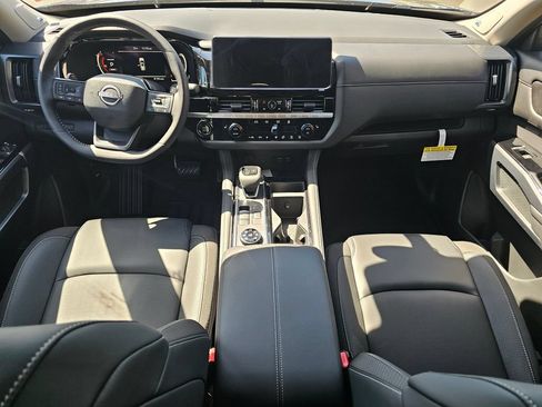 New 2026 Nissan Pathfinder SL w/ SL Premium Package AWD/4WD image 15