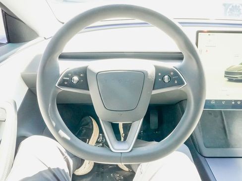Used 2024 Tesla Model 3 Standard Range RWD image 16