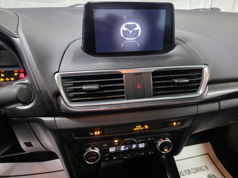 Used 2018 MAZDA MAZDA3 Grand Touring FWD image 11