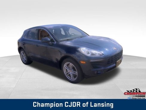 Used 2015 Porsche Macan S image 16
