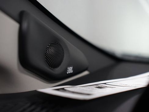 New 2026 Toyota Prius Plug-In Hybrid image 27