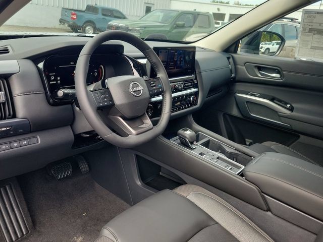 New 2026 Nissan Pathfinder SL FWD image 14