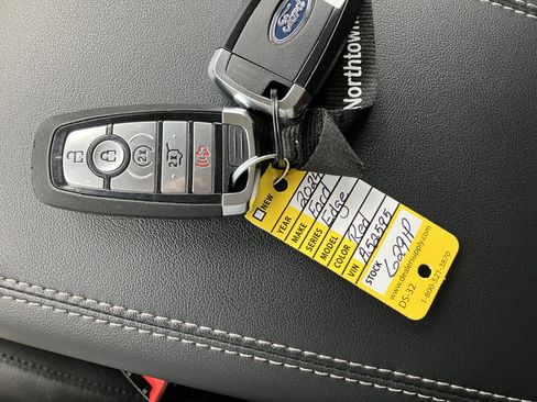 Used 2024 Ford Edge Titanium w/ Equipment Group 301A AWD/4WD image 19