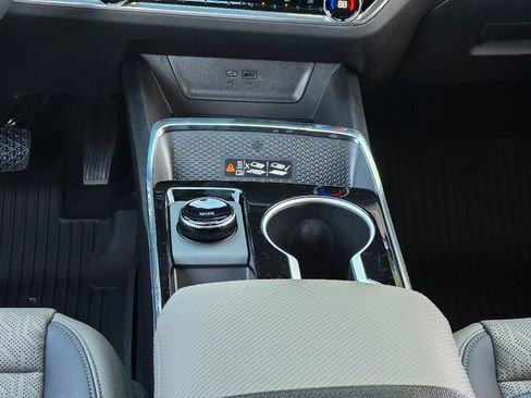 New 2026 Chevrolet Equinox LT w/ Convenience Package II image 14