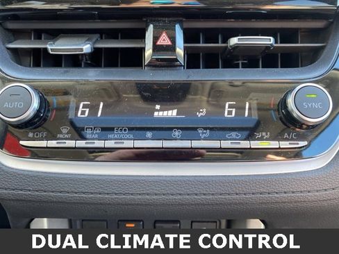 Used 2024 Toyota Corolla Cross XLE image 11