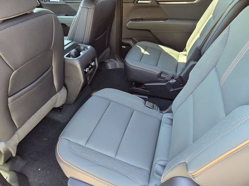 New 2026 GMC Acadia AT4 w/ Luxury Package AWD/4WD image 31