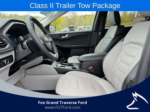 Certified 2023 Ford Escape Platinum w/ Premium Technology Package AWD/4WD image 3