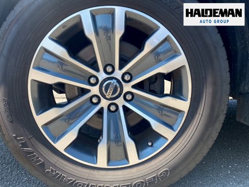 Used 2018 Nissan Armada SL w/ Premium Package AWD/4WD image 5