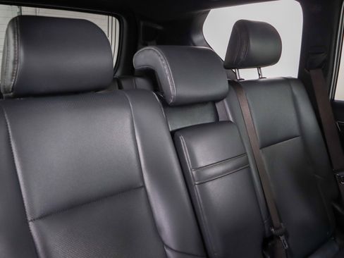 Used 2023 Lexus GX 460 Premium w/ Premium Package image 30