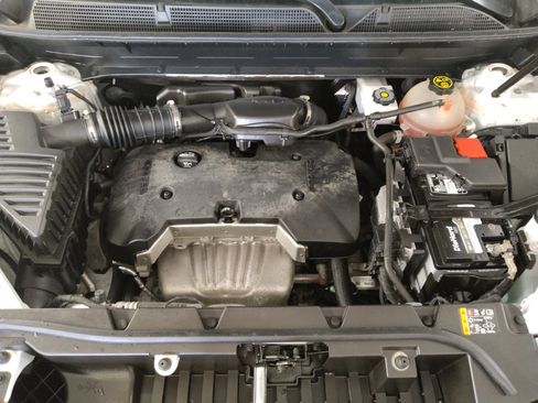 Used 2021 GMC Acadia SLE w/ Driver Convenience Package FWD image 30