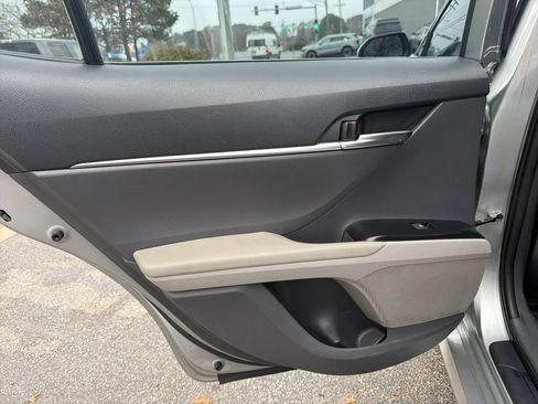 Used 2019 Toyota Camry LE FWD image 22