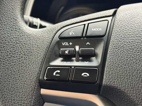 Used 2019 Hyundai Tucson SE image 19