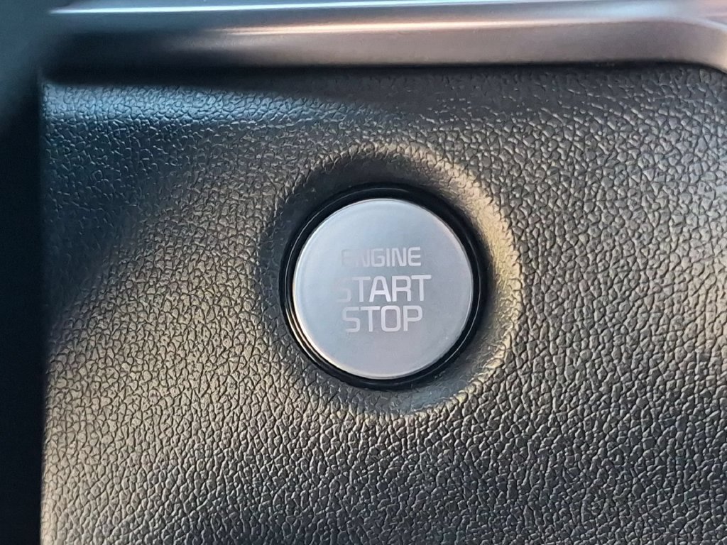 Used 2025 Kia Sorento LX FWD image 15