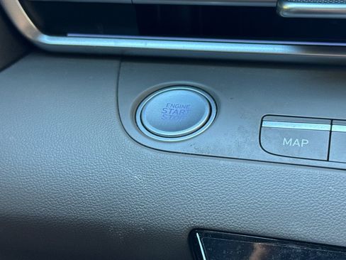 Used 2024 Hyundai Elantra SEL w/ Convenience Package image 32