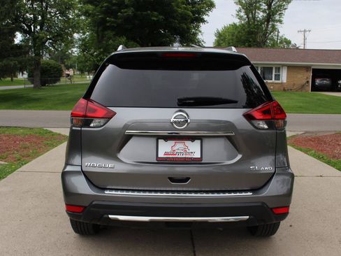 Used 2018 Nissan Rogue SL w/ Premium Package AWD/4WD image 8