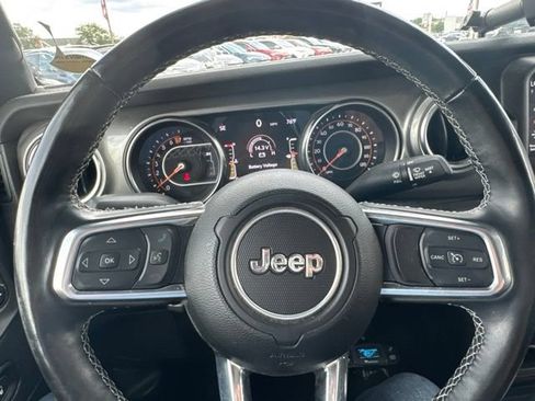 Used 2022 Jeep Gladiator Overland AWD/4WD image 21