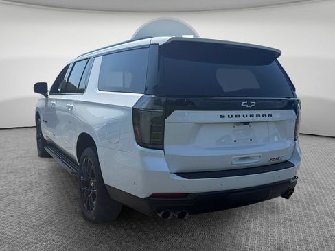 Used 2025 Chevrolet Suburban RST w/ Comfort Package AWD/4WD image 6